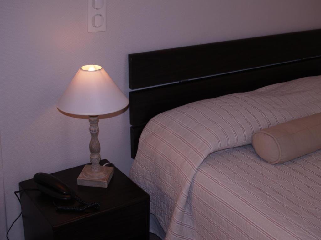 Hôtel Central Pau Habitación foto